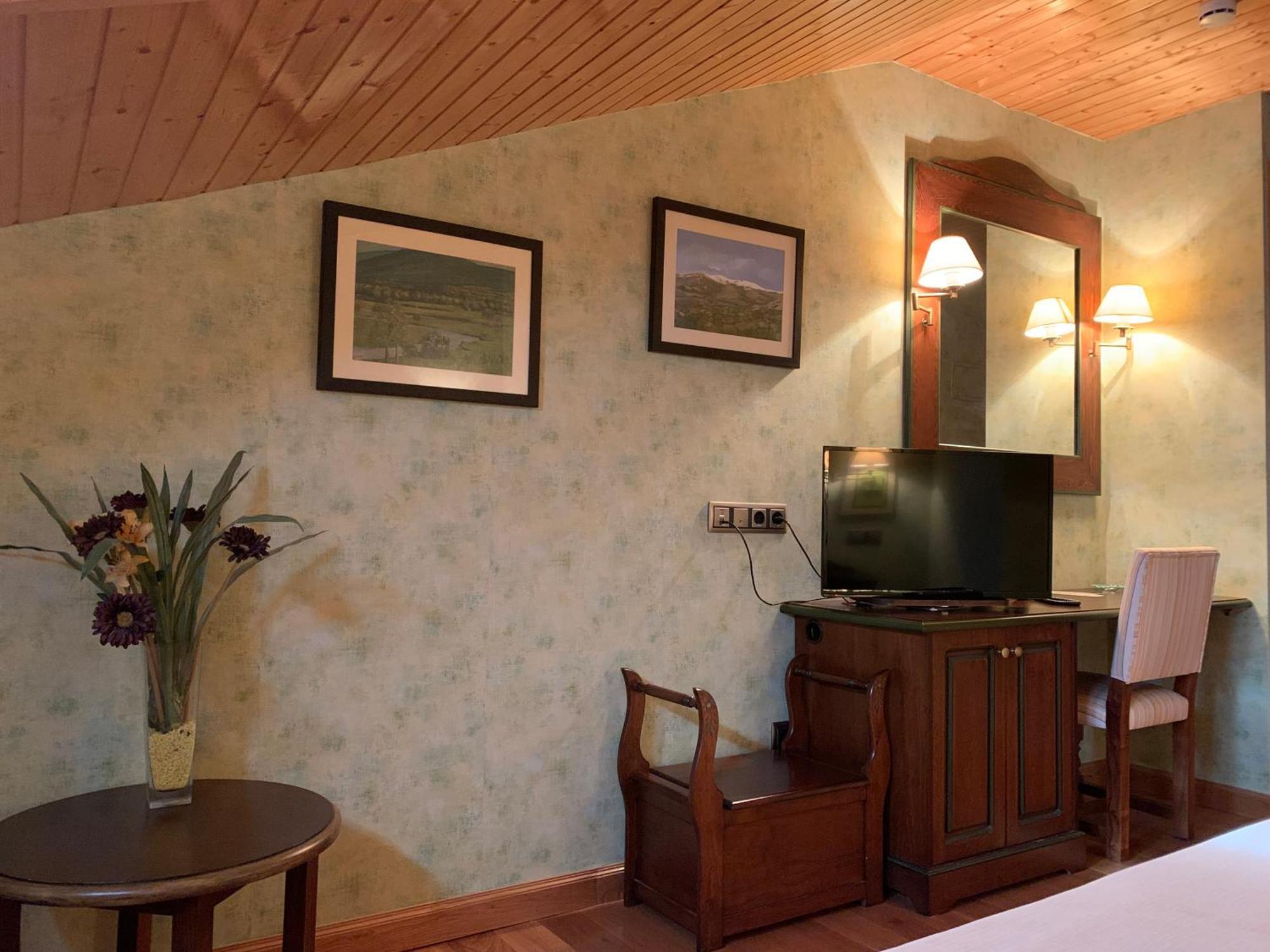 Hospederia La Canada Moralzarzal Extérieur photo