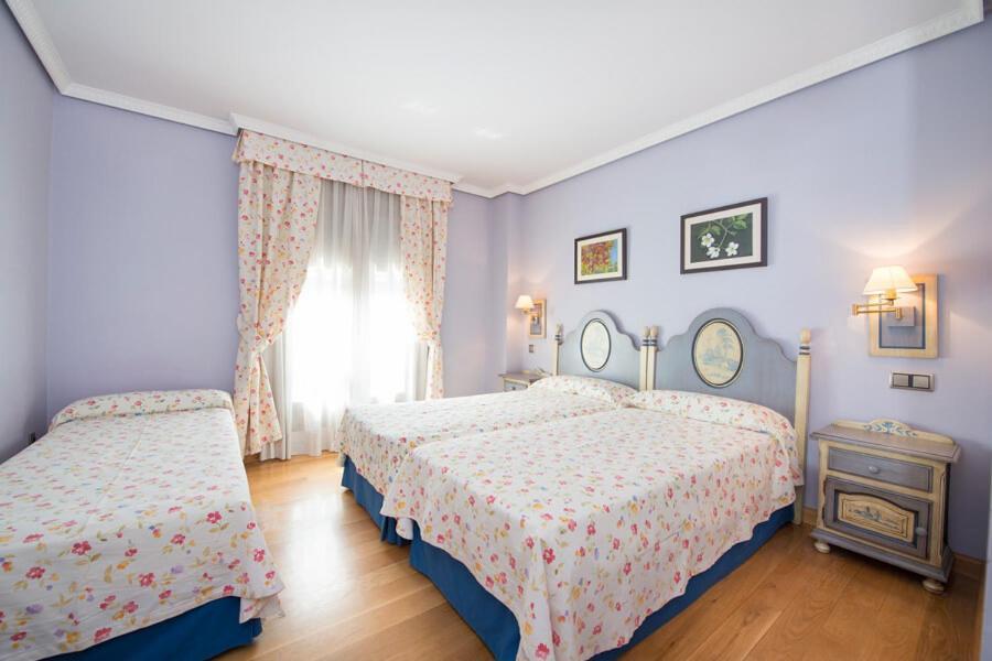 Hospederia La Canada Moralzarzal Extérieur photo