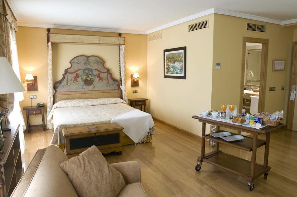 Hospederia La Canada Moralzarzal Extérieur photo